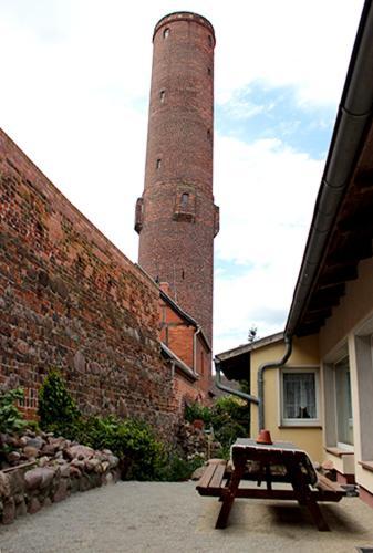 Pension Am Schrotturm Bed & Breakfast Tangermünde Exterior foto